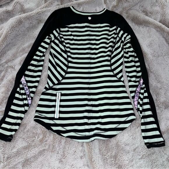 Lululemon size 8 Longsleeve Active Shirt excellent condition. - Picture 3 of 13